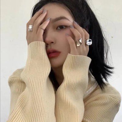 隔楼女孩：我们之间的层距